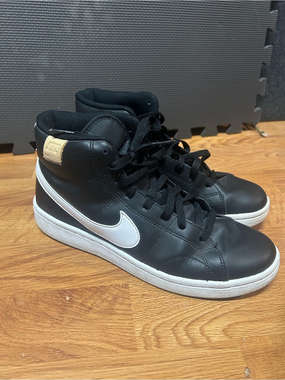 Nike Court Royal 2 MID Size 9